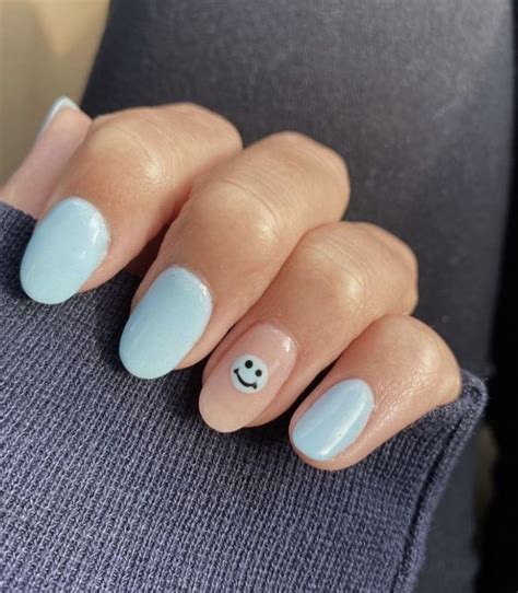 cute simple nail inspo